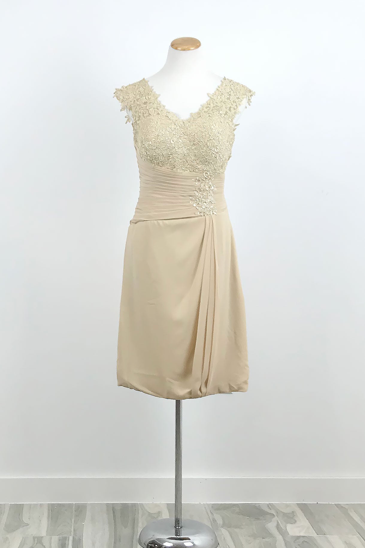 Short Beige Chiffon Lace Mother of Bride Dress XH1031 Sample Sale Dress Short Beige Chiffon Lace Mother of Bride Dress XH1031 Sample Sale Dress