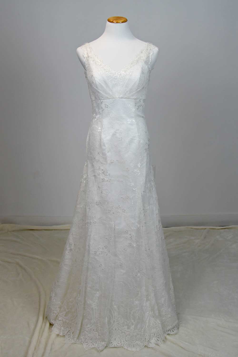 Sample Fitted A-line Lace Wedding Dress