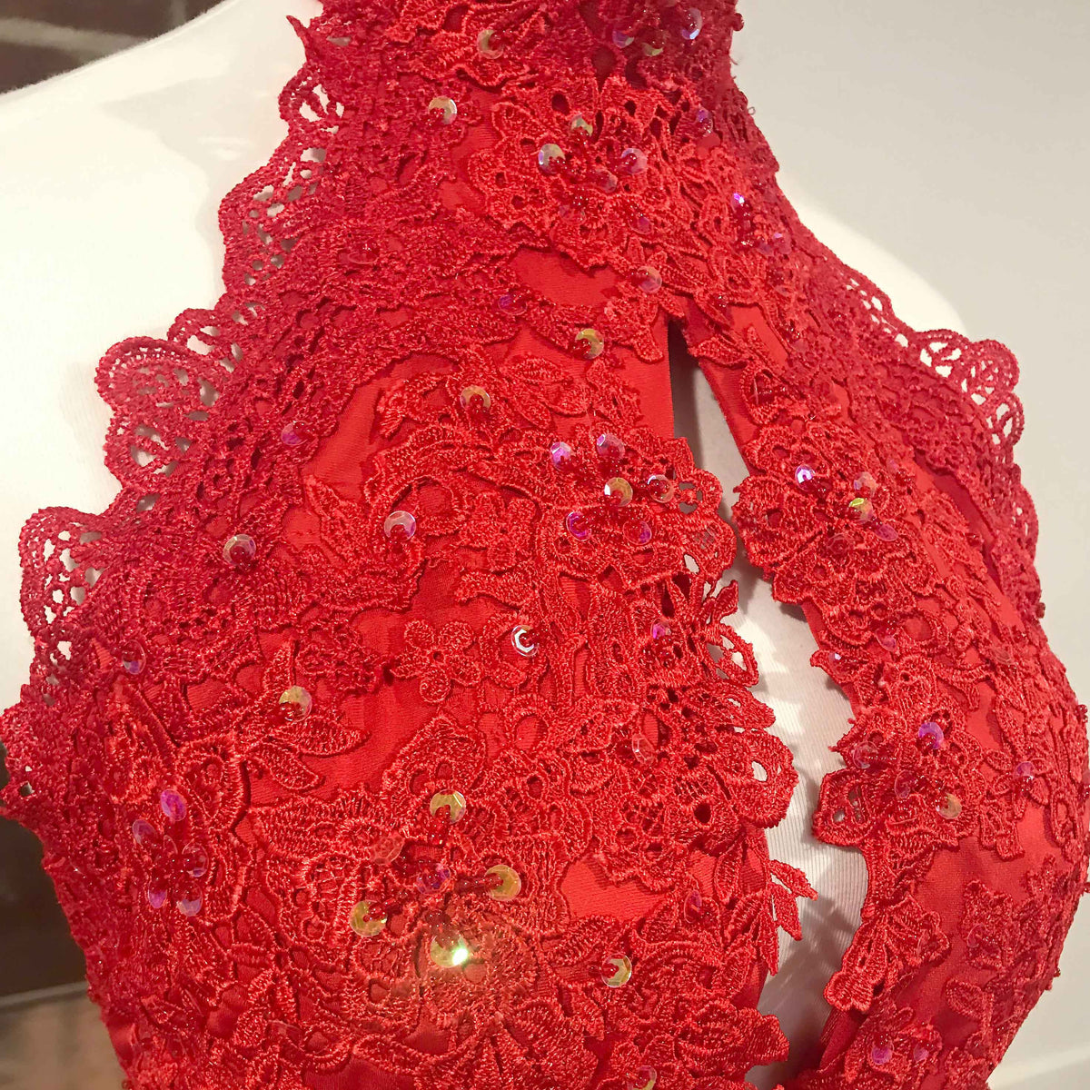 Stunning Red Halter Lace Formal Evening Gown XH1013