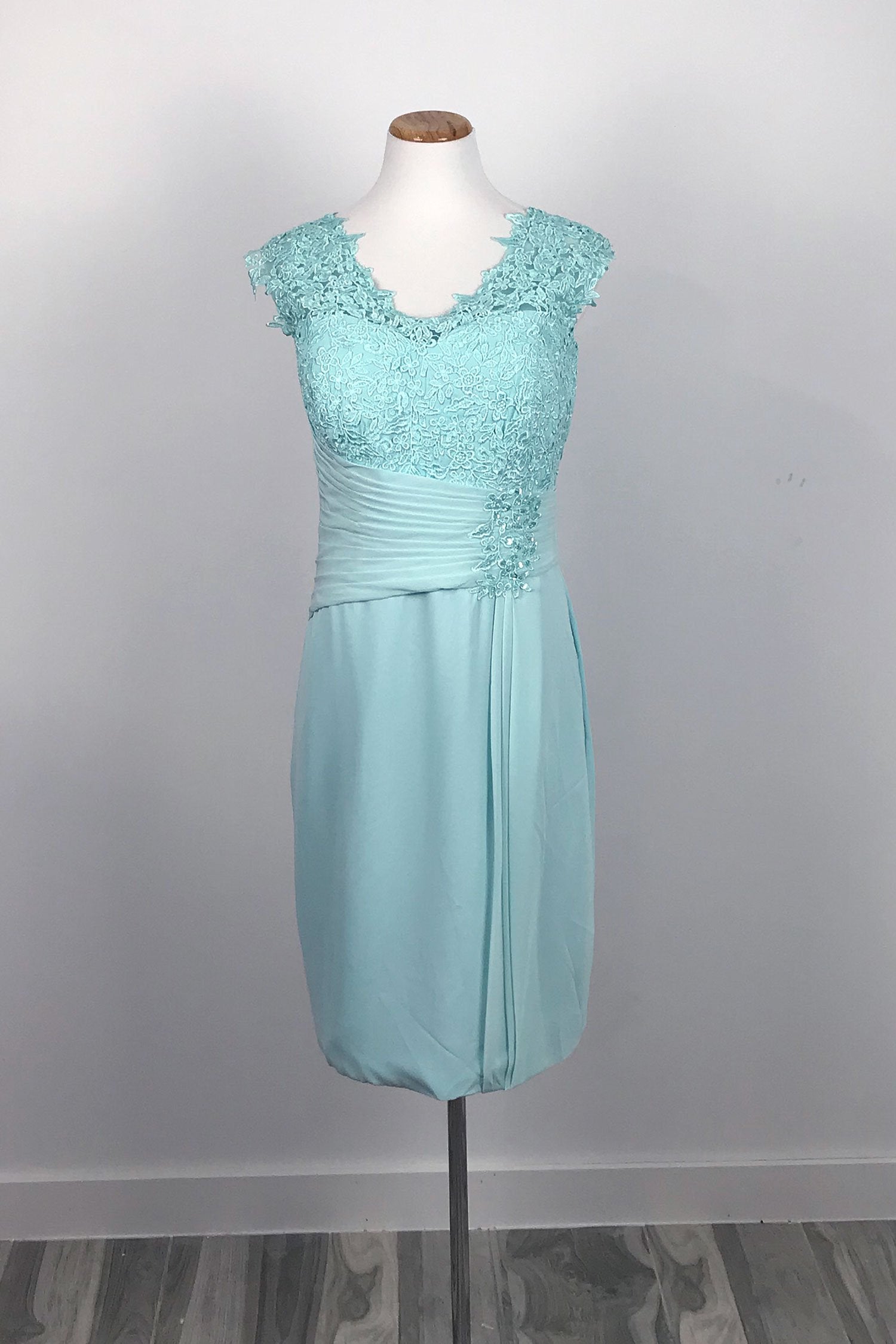 Turquoise Short Chiffon Lace Mother of Bride Dress XH1031 Sample Sale Dress Turquoise Short Chiffon Lace Mother of Bride Dress XH1031 Sample Sale Dress